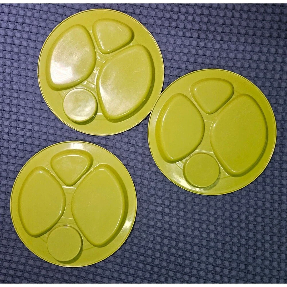 Vintage 1970s Avocado Green Divided Cafeteria Plates Set of 3 11